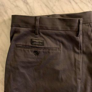 Banana Republic Mason Tapered Pant 38W 32L Gray